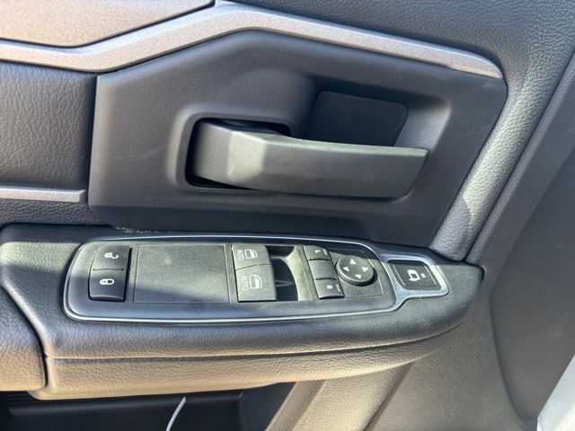 2024 Ram 5500 Tradesman photo 3