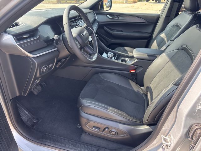 2025 Jeep Grand Cherokee Altitude X photo 2
