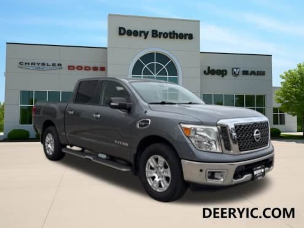Used 2017 Nissan Titan SV 4x4 Truck Crew Cab