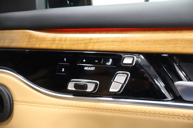2025 Jeep Grand Wagoneer Series III - Photo 13
