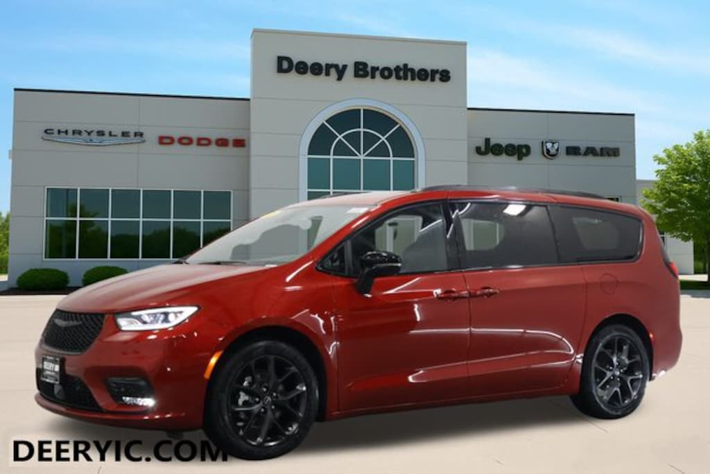 New 2026 Chrysler Pacifica Limited Passenger Van