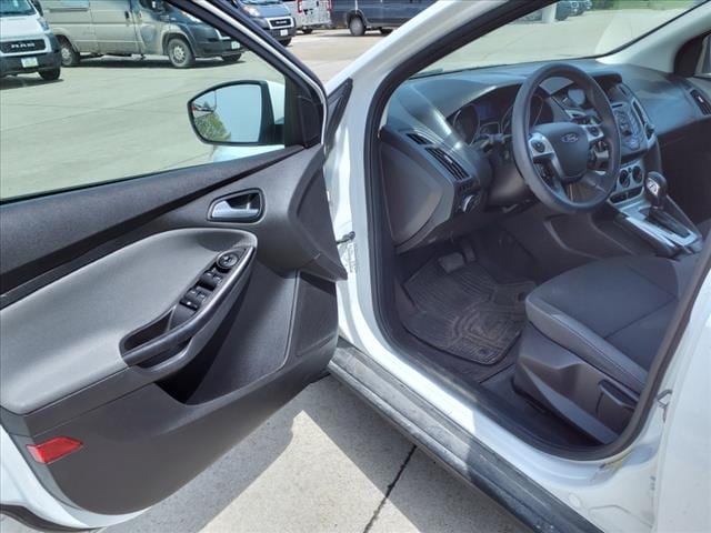 Used 2013 Ford Focus SE with VIN 1FADP3F21DL184320 for sale in Iowa City, IA
