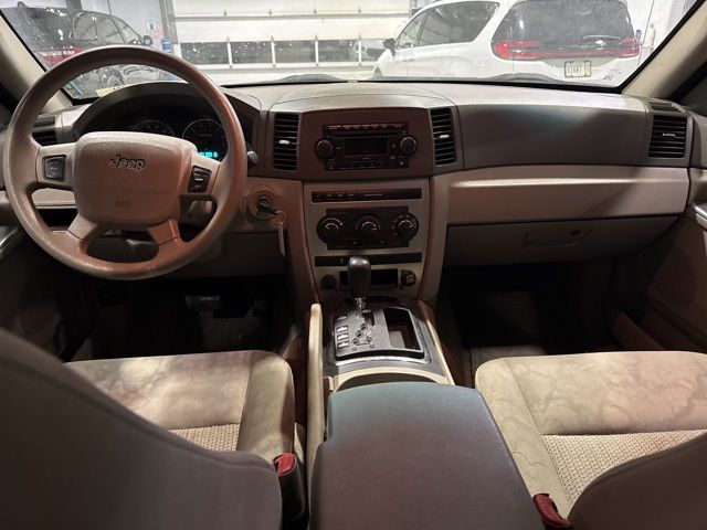 Used 2007 Jeep Grand Cherokee Laredo with VIN 1J8GR48K27C616284 for sale in Iowa City, IA