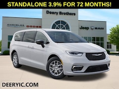 2026 Chrysler Pacifica Select Passenger Van