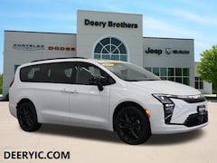 2027 Chrysler Pacifica Limited Passenger Van