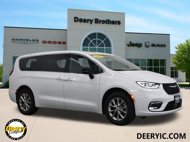 2026 Chrysler Pacifica Limited AWD's photo