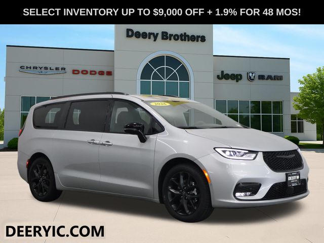 2026 Chrysler Pacifica Limited's photo