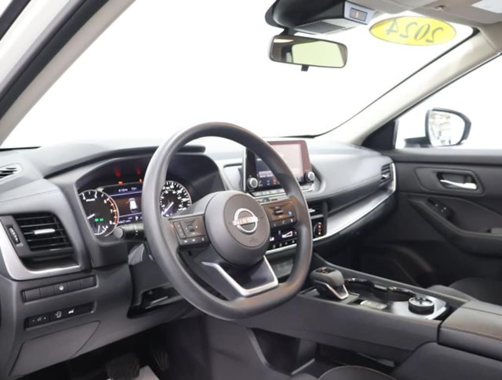 Used 2024 Nissan Rogue SV AWD SUV