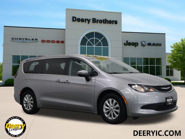 2017 Chrysler Pacifica Van 