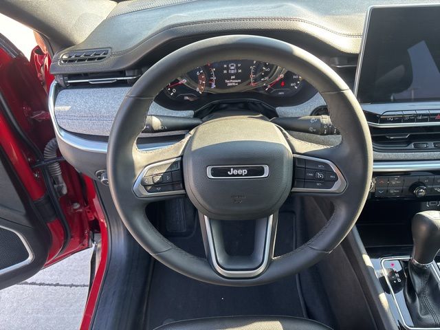 2024 Jeep Compass Latitude photo 3