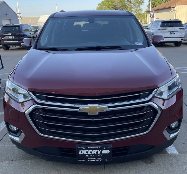 Used 2020 Chevrolet Traverse 1LT with VIN 1GNEVGKW7LJ212921 for sale in Iowa City, IA