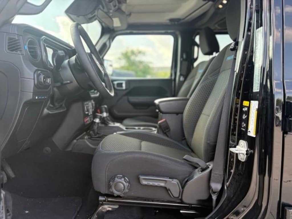 Used 2025 Jeep Wrangler 4xe Rubicon SUV