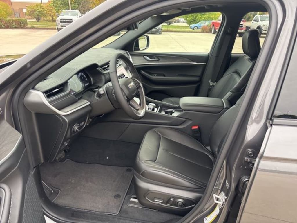 New 2025 Jeep Grand Cherokee Limited Sport Utility
