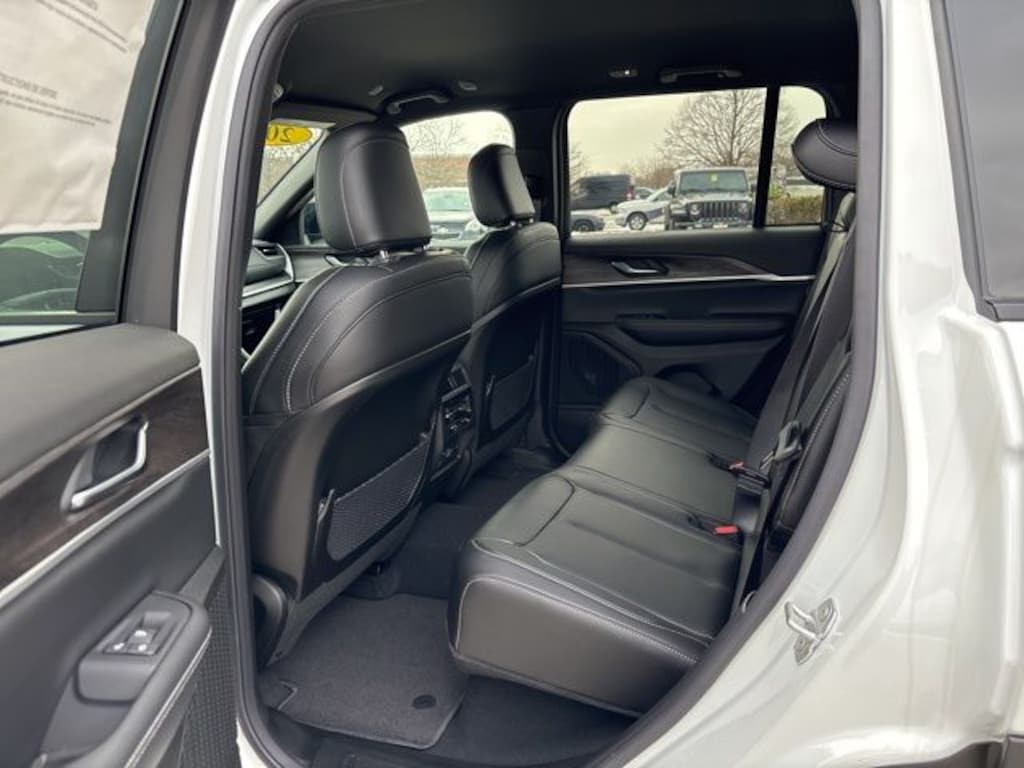 New 2025 Jeep Grand Cherokee Limited Sport Utility
