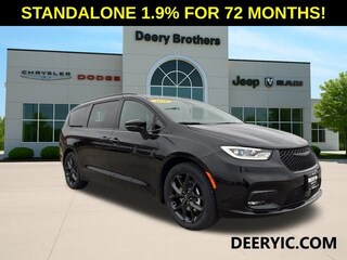 2026 Chrysler Pacifica Select Passenger Van