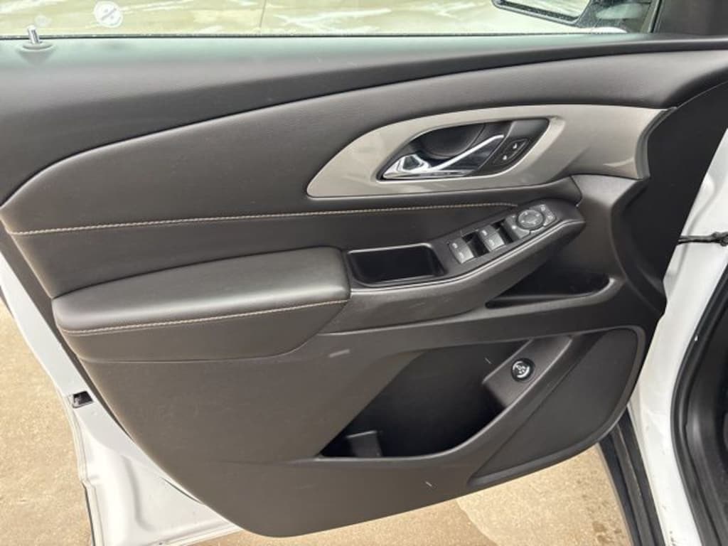 Used 2018 Chevrolet Traverse LT FWD SUV