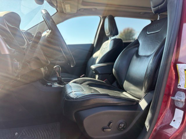 Used 2015 Jeep Cherokee Limited with VIN 1C4PJMDS1FW502794 for sale in Iowa City, IA