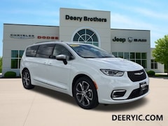 2026 Chrysler Pacifica Pinnacle Passenger Van