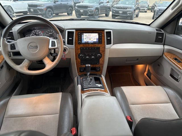 2010 Jeep Grand Cherokee Limited photo 2