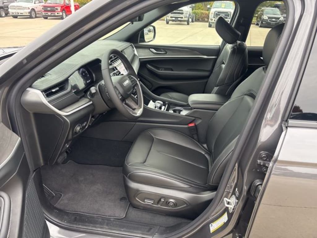 New 2025 Jeep Grand Cherokee Limited Sport Utility