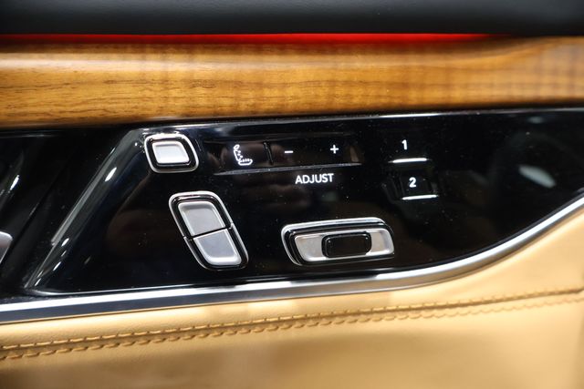 2025 Jeep Grand Wagoneer Series III - Photo 7