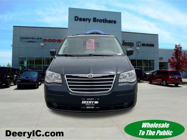 Used 2008 Chrysler Town & Country Touring with VIN 2A8HR54P88R611921 for sale in Iowa City, IA