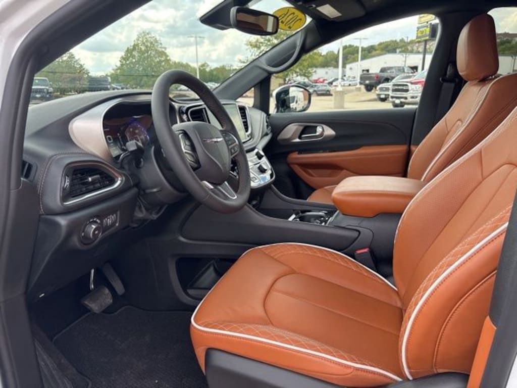 New 2026 Chrysler Pacifica Pinnacle Passenger Van