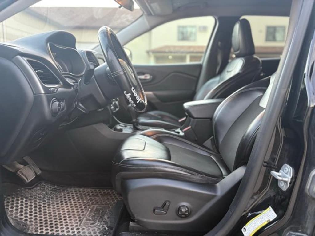 Used 2019 Jeep Cherokee Latitude Plus 4x4 SUV