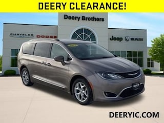 2017 Chrysler Pacifica Touring L Van