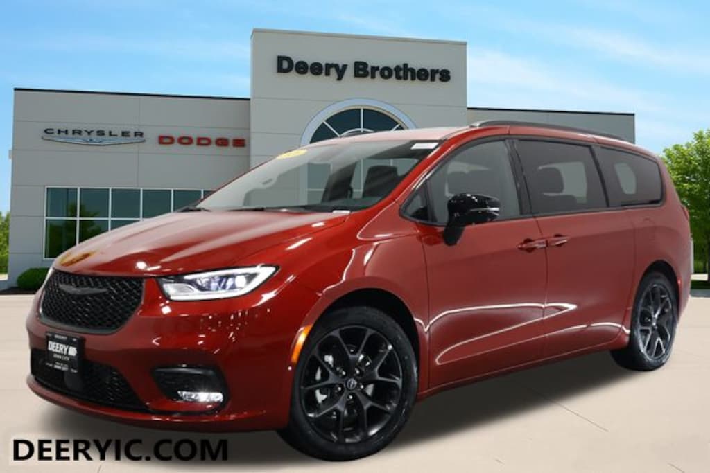 New 2026 Chrysler Pacifica Limited Passenger Van