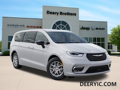 2026 Chrysler Pacifica Select Passenger Van