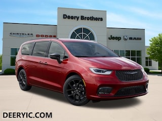 2026 Chrysler Pacifica Select Passenger Van