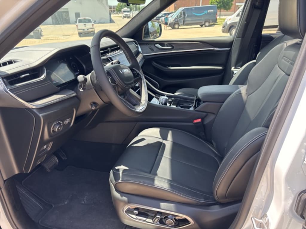 Certified 2025 Jeep Grand Cherokee L Overland 4x4 SUV