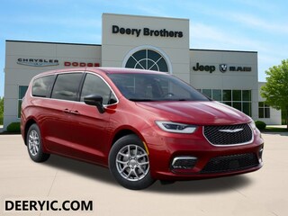 2026 Chrysler Pacifica Select Passenger Van