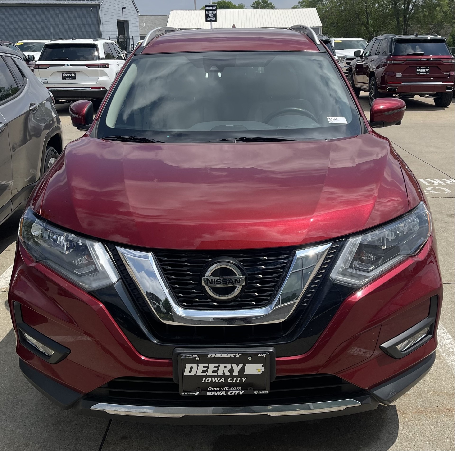 Used 2018 Nissan Rogue SL with VIN 5N1AT2MVXJC840201 for sale in Iowa City, IA
