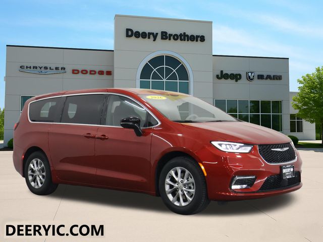 2026 Chrysler Pacifica Limited's photo