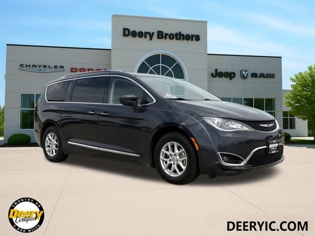 2020 Chrysler Pacifica Touring L's photo
