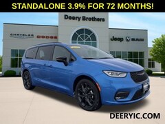 2026 Chrysler Pacifica Select Passenger Van