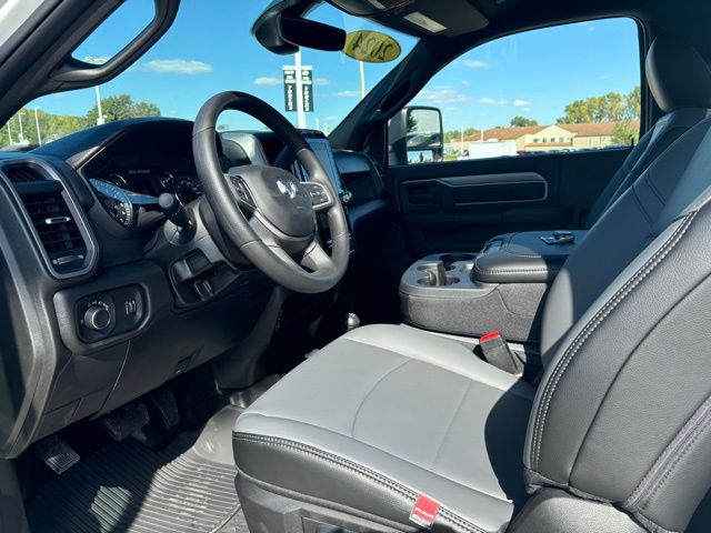 2024 Ram 5500 Tradesman photo 2