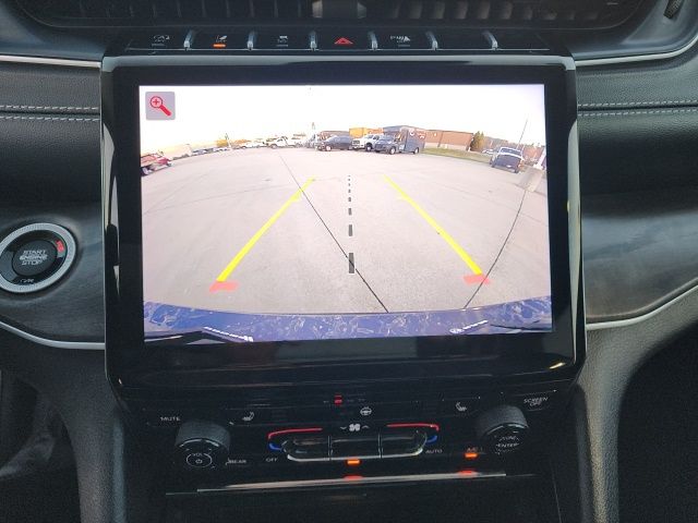 2023 Jeep Grand Cherokee Limited photo 2