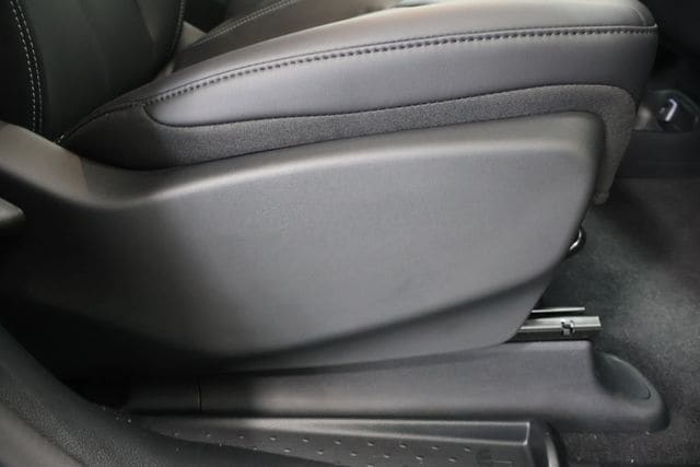 2026 Chrysler Pacifica Select - Photo 12