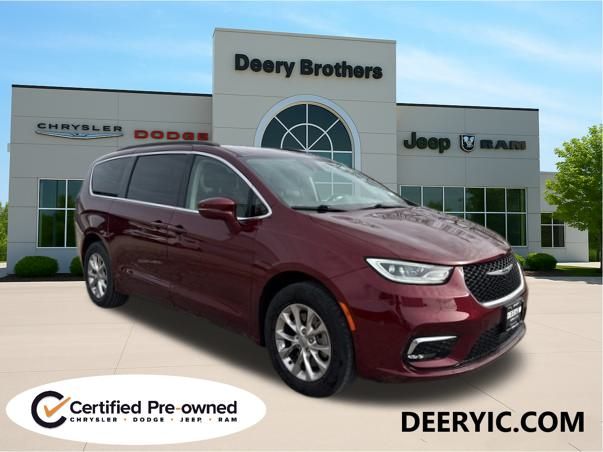 2022 Chrysler Pacifica Touring L's photo