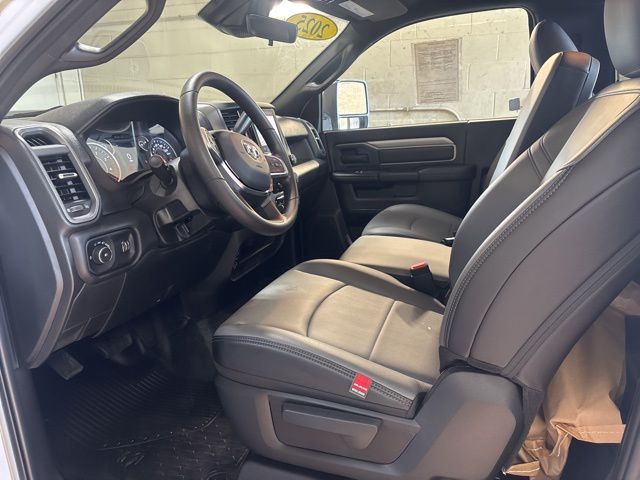 2025 Ram 3500 Tradesman photo 2