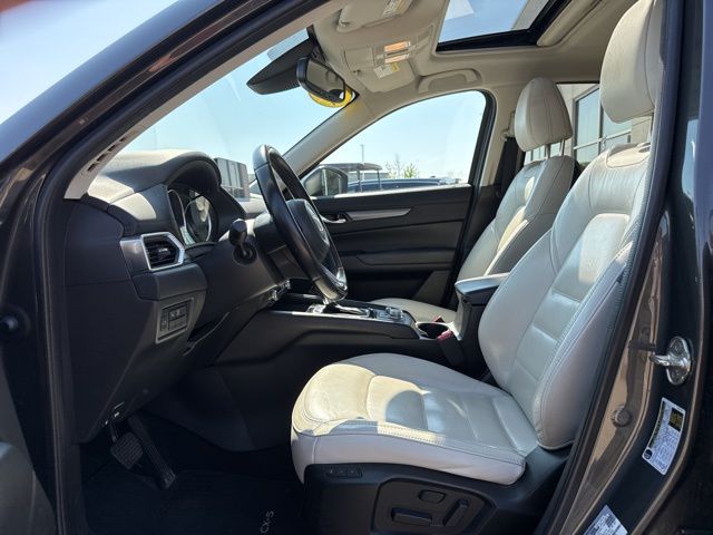 2022 Mazda CX-5 2.5 S Preferred photo 2