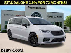 2026 Chrysler Pacifica Select Passenger Van