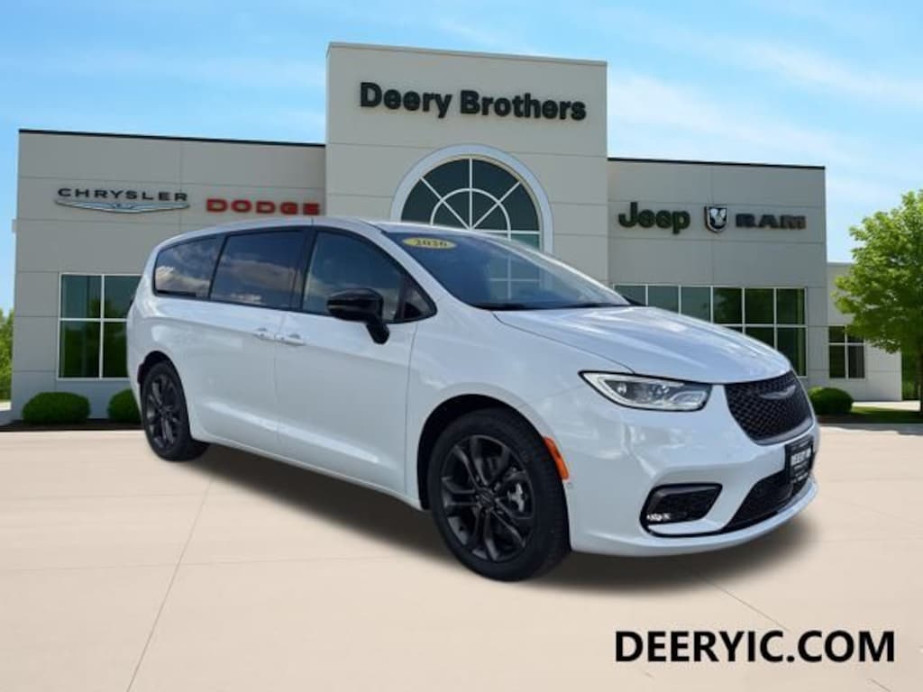 New 2026 Chrysler Pacifica Select Passenger Van