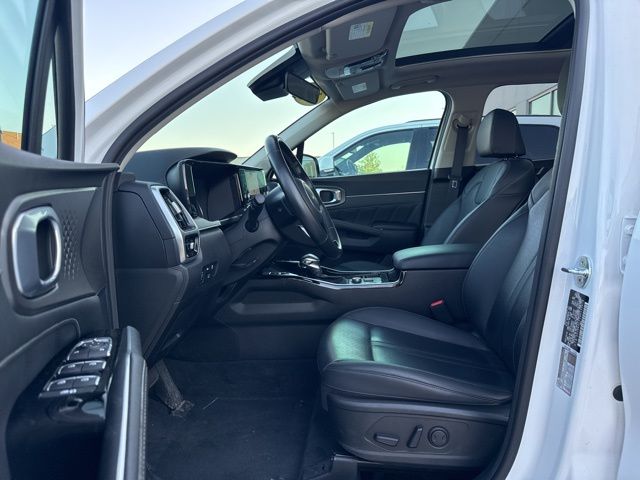 2022 Kia Sorento SX photo 2