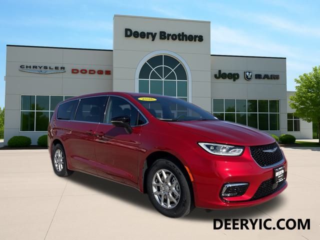 2026 Chrysler Pacifica Passenger Van 