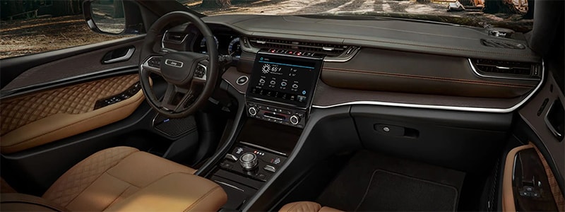 Iowa City IA 2022 Jeep Grand Cherokee