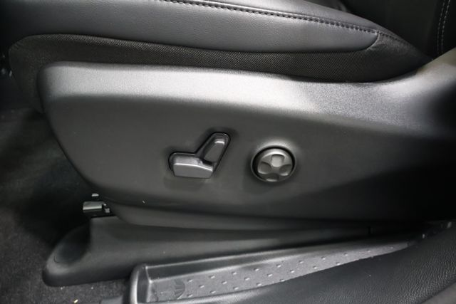 2026 Chrysler Pacifica Select - Photo 10
